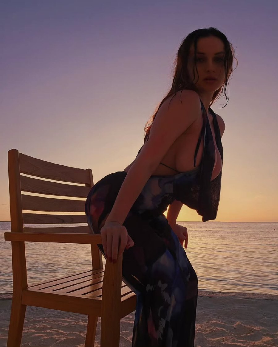 Sexy girl Miranda Faith nude in Freetown