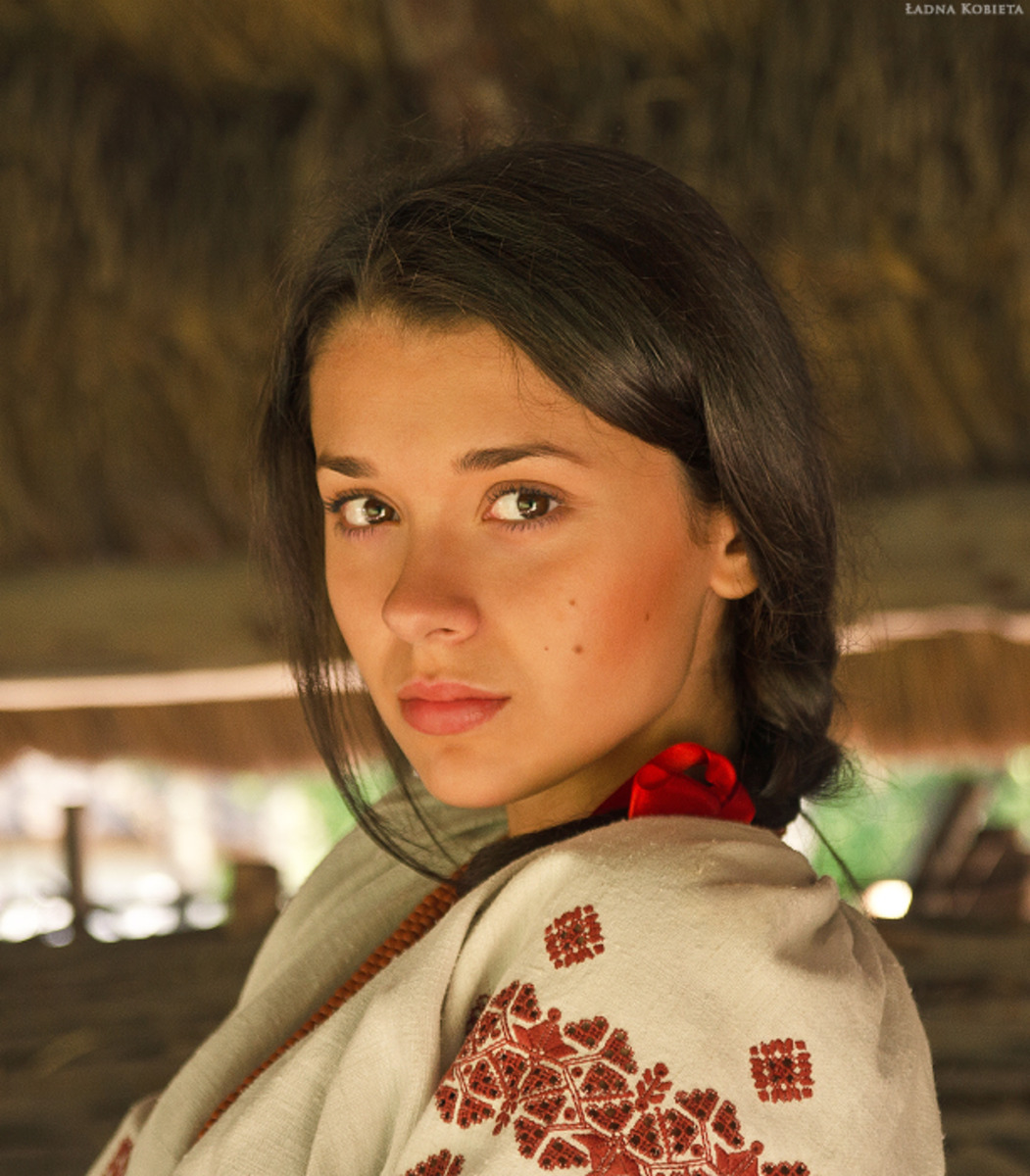 Girls in Slavic costumes in Freetown