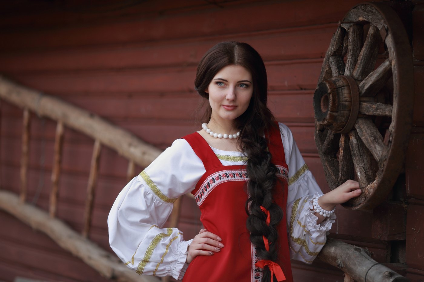 Girls in Slavic costumes in Freetown
