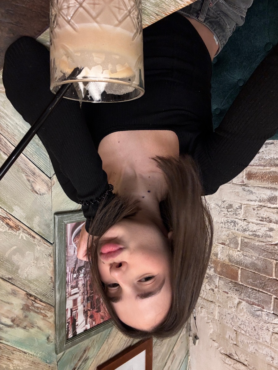 Fresh photos, fresh mood — Tina online in Freetown